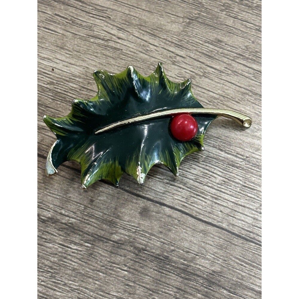 Vintage Gerry`s Enamel & Goldtone Holly Brooch 2.25" EUC